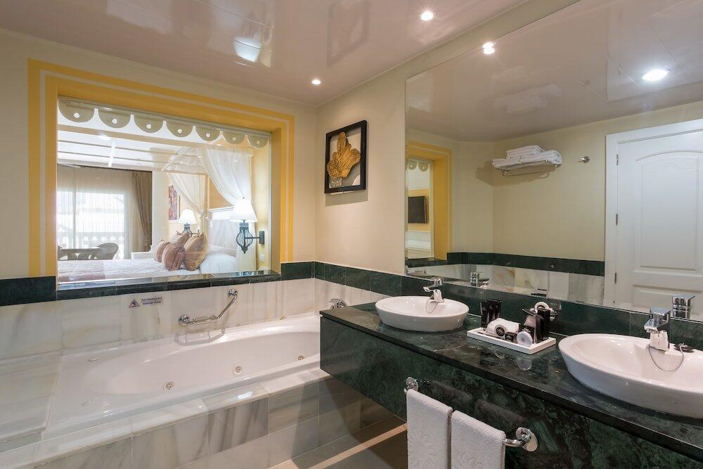 Foto del baño de Complejo Bahia Principe Luxury Bouganville - Adults Only All Inclusive