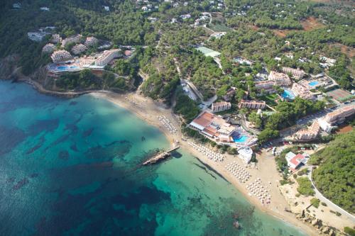 Foto del exterior de Invisa Hotel Club Cala Blanca