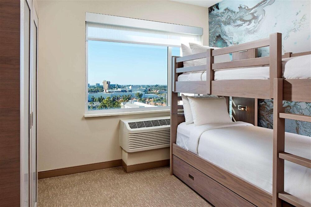 Foto general de Cambria Hotel &amp;amp; Suites Anaheim Resort Area