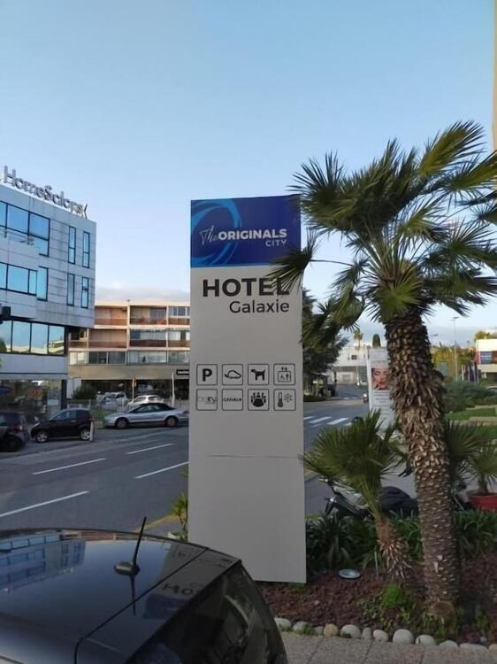 Foto del exterior de The Originals City, Hôtel Galaxie, Nice Aéroport