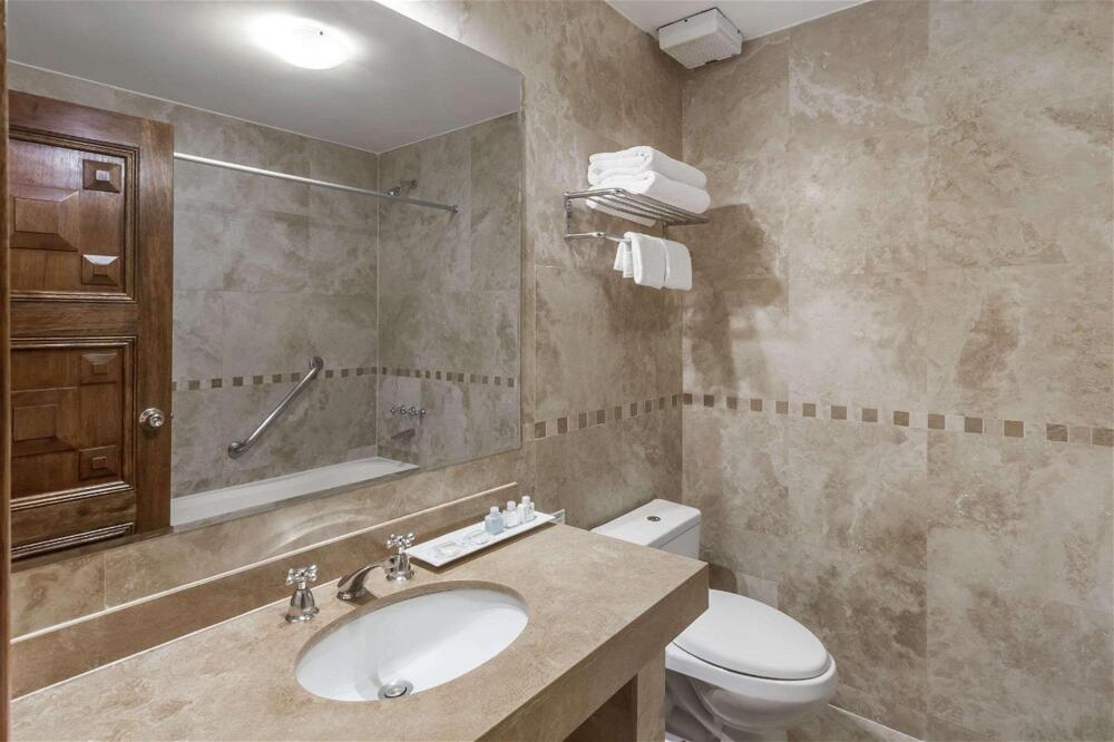 Foto del baño de Hotel Wyndham Costa del Sol Cusco