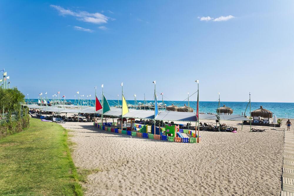 Foto general de Limak Lara Deluxe Hotel &amp;amp; Resort Antalya