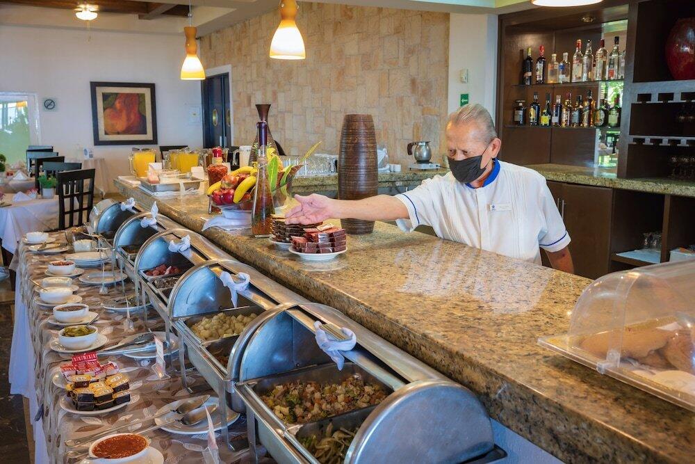 Foto de restauración de Best Western Hotel Posada Freeman Zona Dorada
