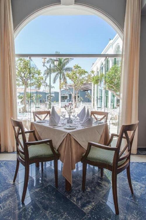 Foto de restauración de Adrián Hoteles Colón Guanahaní Adultos Only