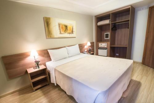 Foto de una habitación de Summit Hotel Monaco