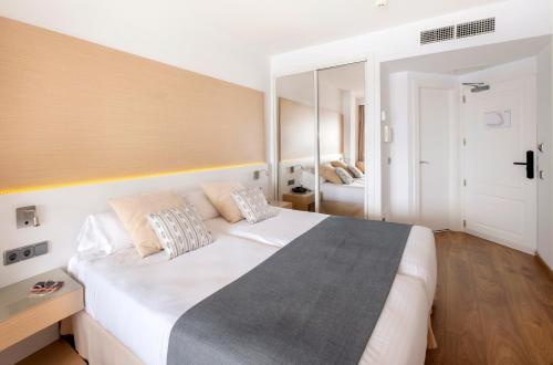 Foto de una habitación de Sentido Fido Punta del Mar Hotel &amp;amp; Spa - Adults Only