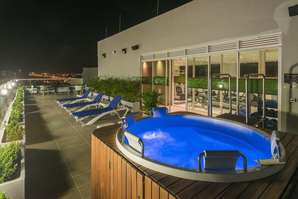 Foto del exterior de Hotel Hampton By Hilton Yopal