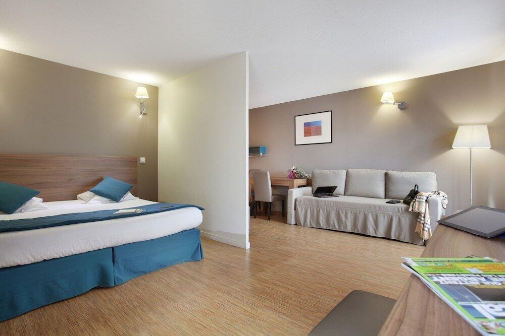 Foto de una habitación de Aparthotel Odalys City Lyon Confluence