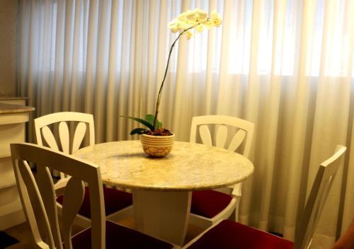 Foto de una habitación de Bristol International Airport Hotel