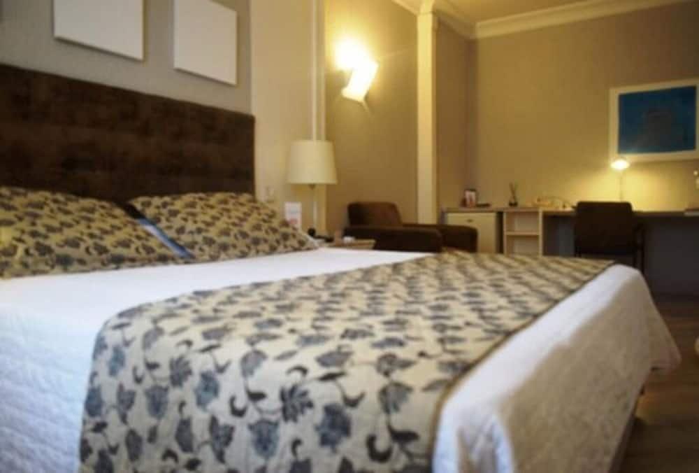 Foto de una habitación de Bristol International Airport Hotel