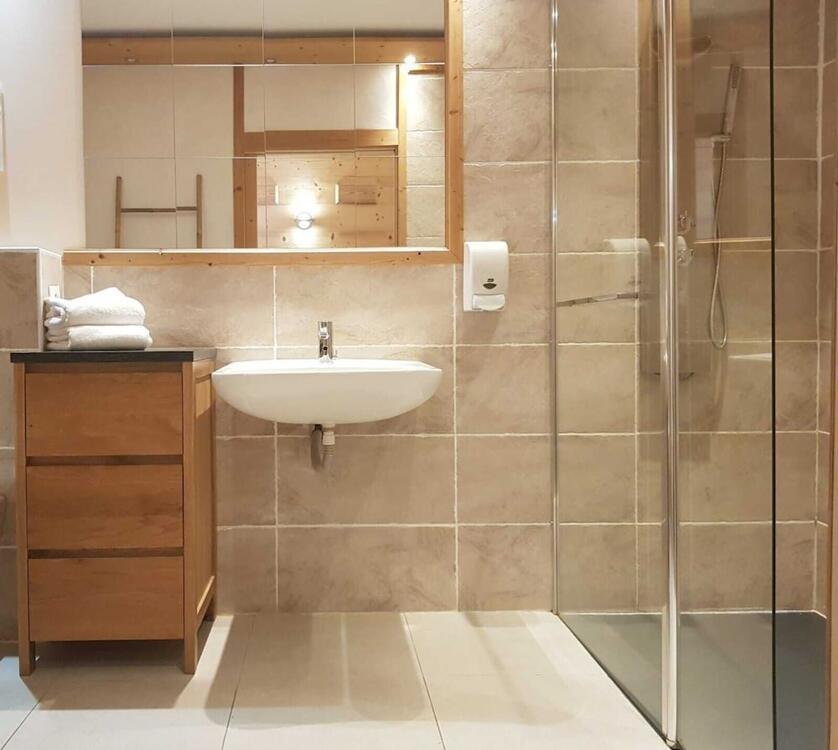 Foto del baño de Chalet-Hôtel La Chemenaz, The Originals Relais (Hotel-Chalet de Tradition)