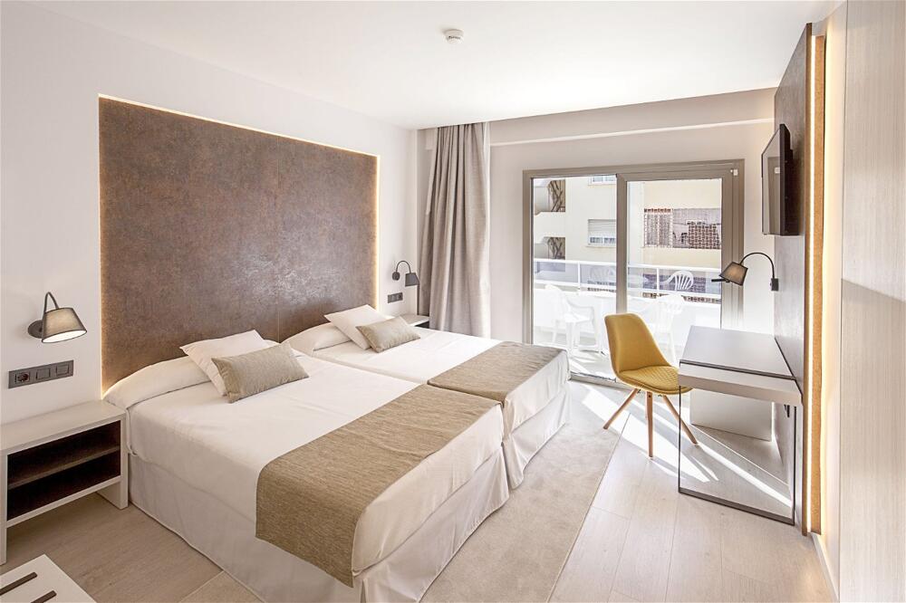 Foto de una habitación de Hotel Benidorm Centre - Adults Only