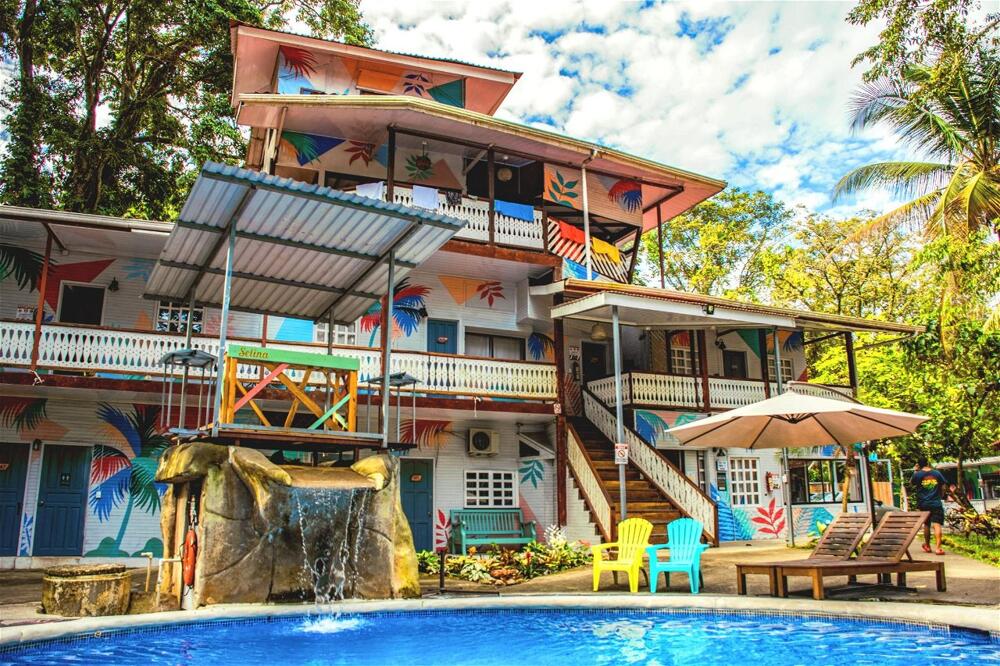 Foto general de Hotel Selina Puerto Viejo
