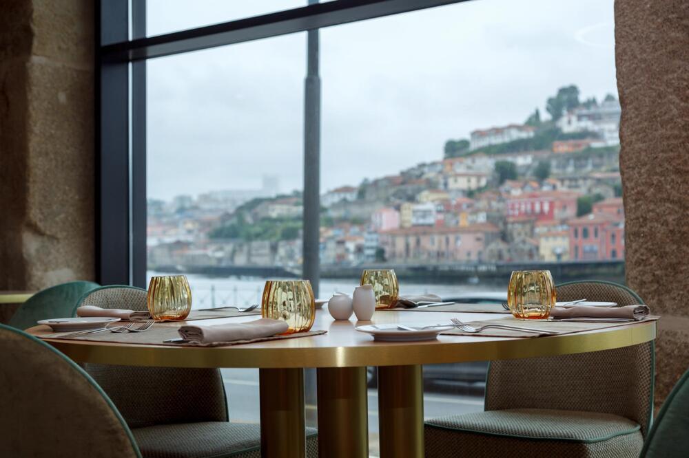 Foto de restauración de Neya Porto Hotel