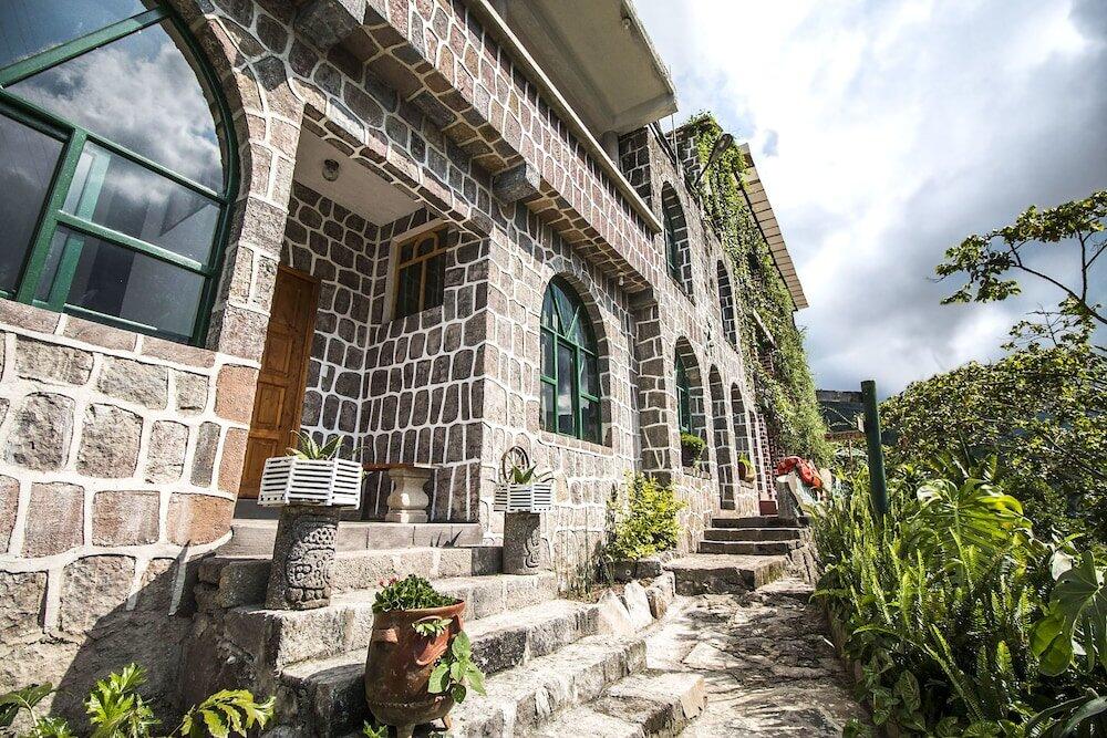 Foto del exterior de Eco Hotel Uxlabil Atitlan