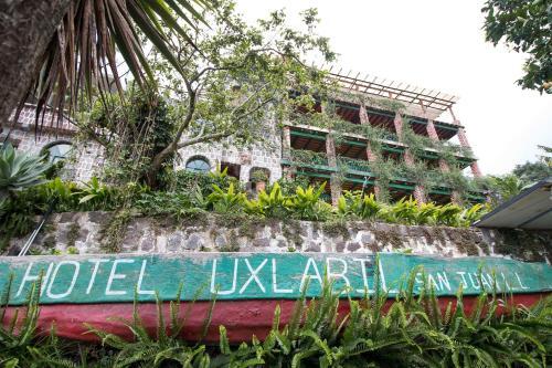Foto del exterior de Eco Hotel Uxlabil Atitlan