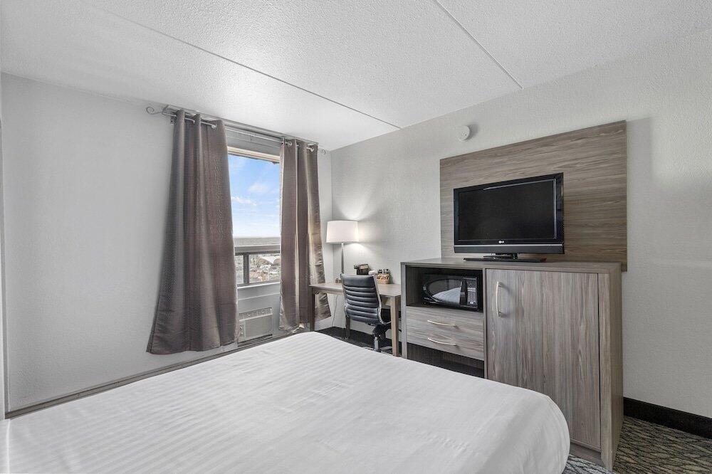 Foto de una habitación de Emerald Hotel &amp;amp; Suites