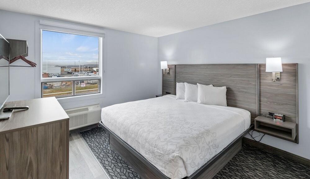 Foto de una habitación de Emerald Hotel &amp;amp; Suites