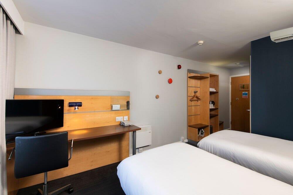 Foto de una habitación de Holiday Inn Express Leeds City Centre, an IHG Hotel