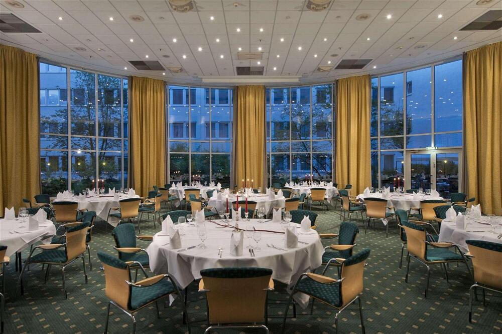 Foto de los servicios de Hotel Wyndham Hannover Atrium