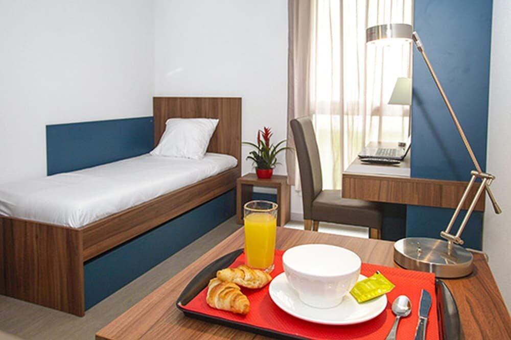 Foto de una habitación de Aparthotel Odalys City Orléans Saint Jean