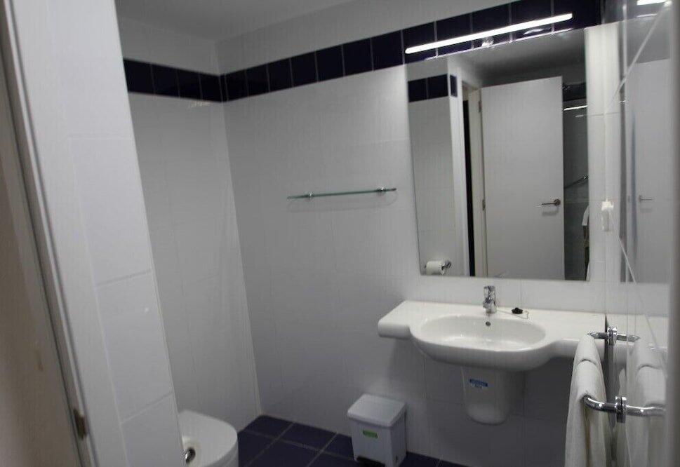Foto del baño de Apartamentos La Mar