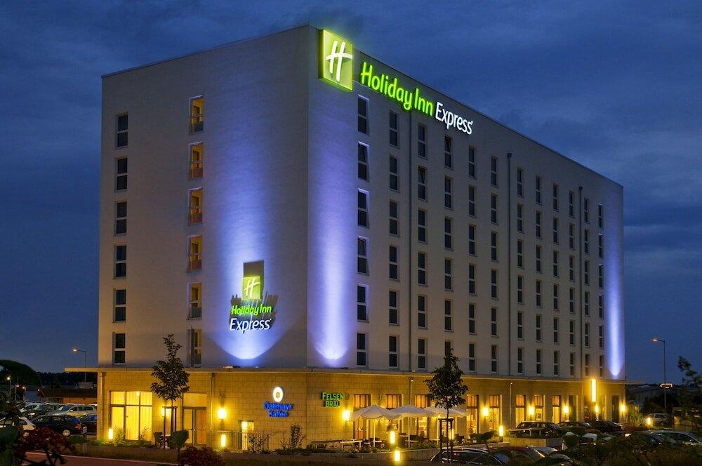 Foto del exterior de Hotel Holiday Inn Express Nürnberg-Schwabach
