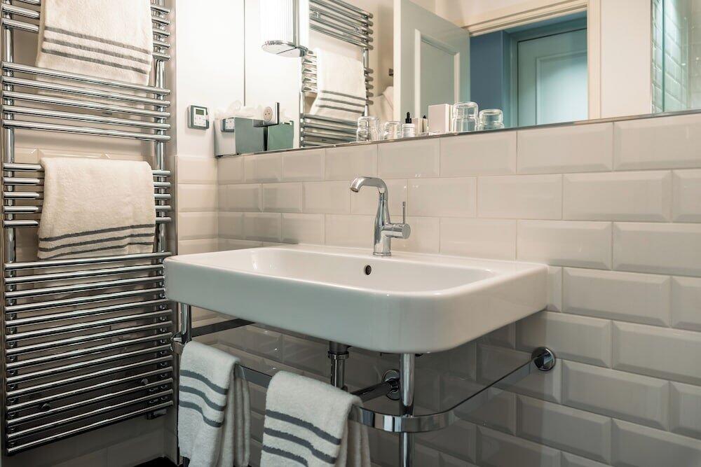 Foto del baño de Hotel Normandy Le Chantier