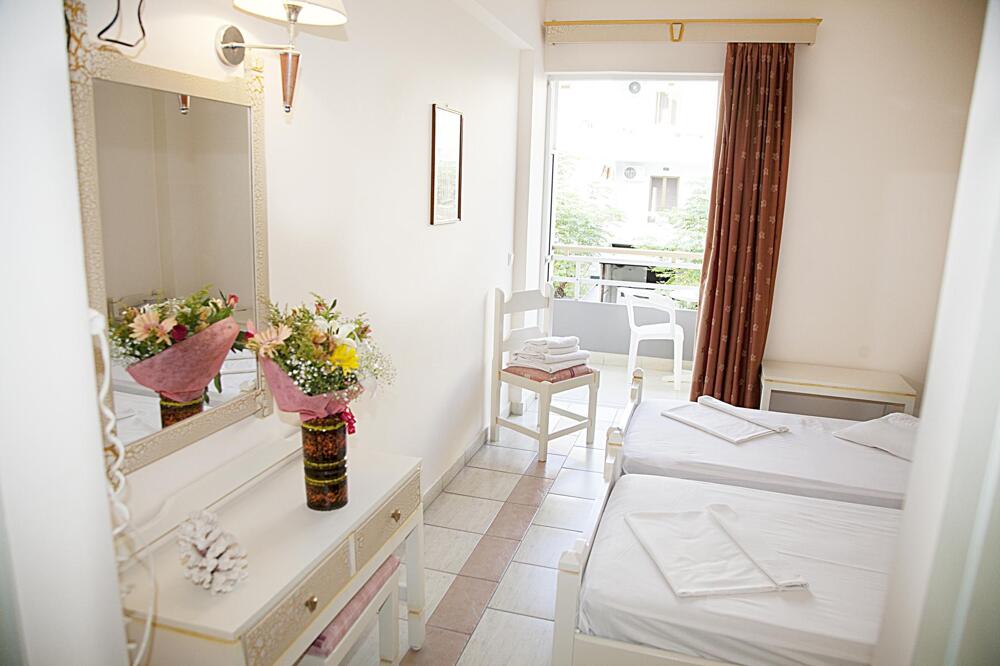 Foto general de Theonia Hotel