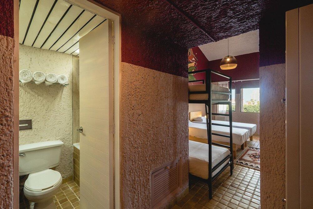 Foto del baño de Selina Cancun Laguna Hotel Zone