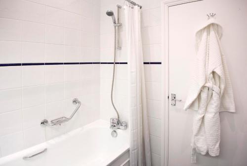 Bathroom – The Headland Hotel and Spa