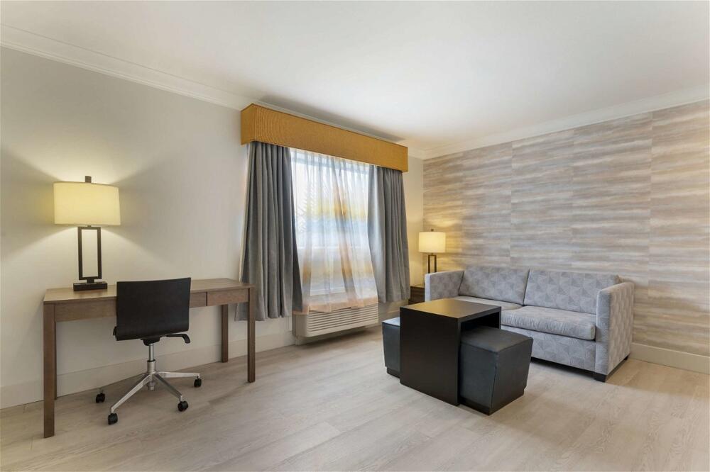 Foto de una habitación de Hotel Best Western Plus All Suites Inn