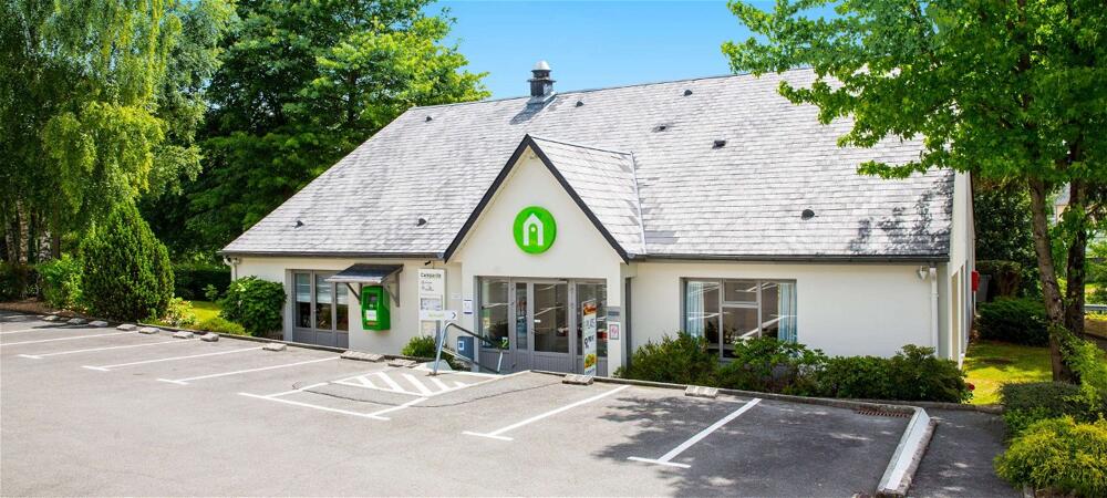 Foto del exterior de Hotel Campanile Fougères