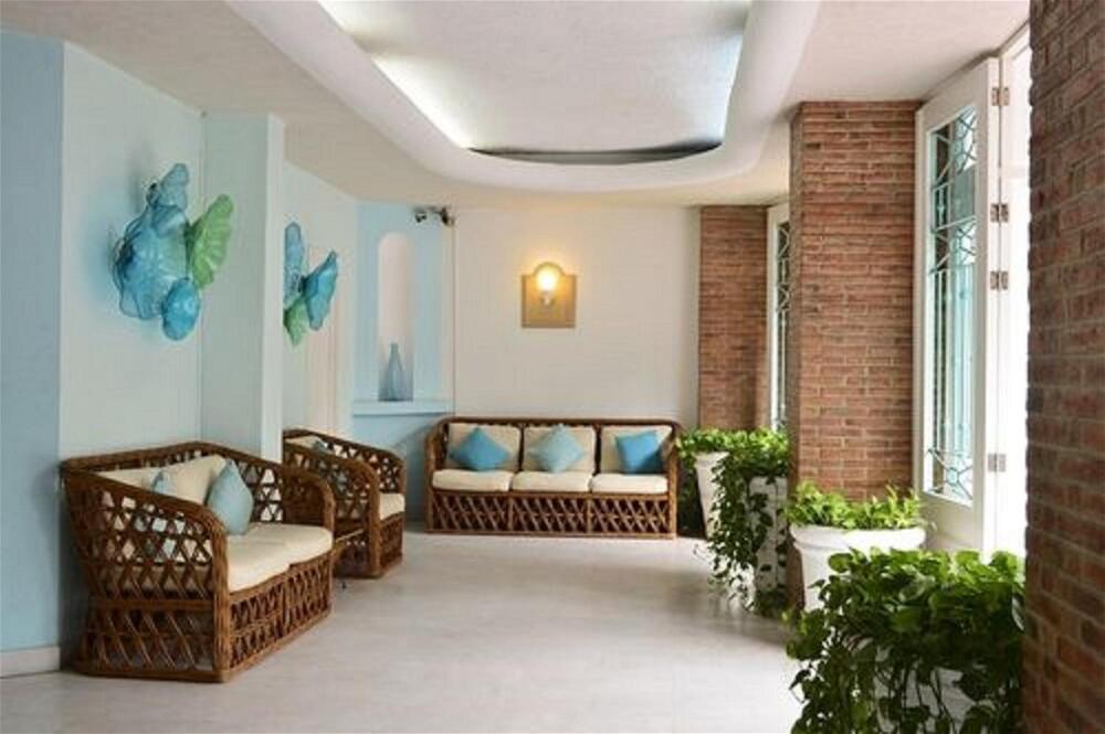 Foto de las zonas nobles de Emperador Vallarta Beachfront Hotel and Suites