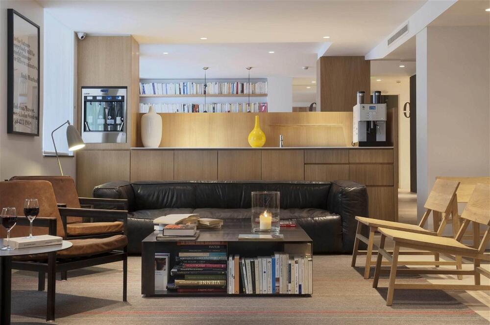 Foto de los servicios de 9Hotel Opera