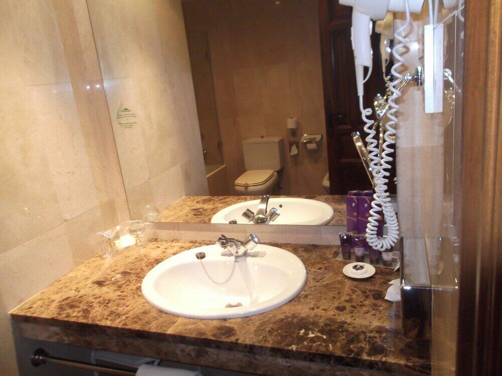Foto del baño de Parador de Santillana del Mar