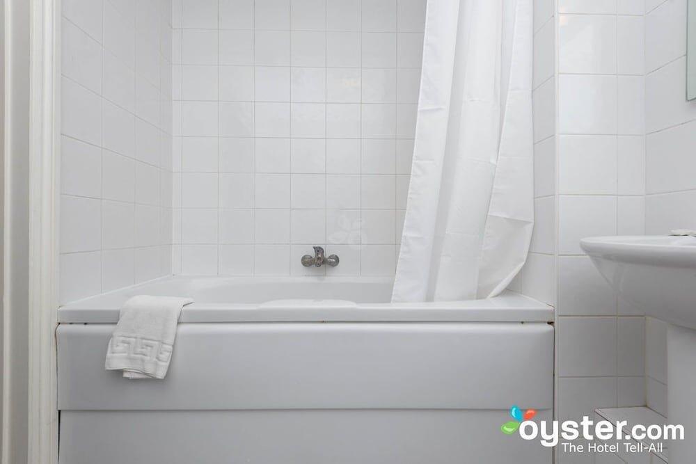 Foto del baño de Sure Hotel by Best Western Reading