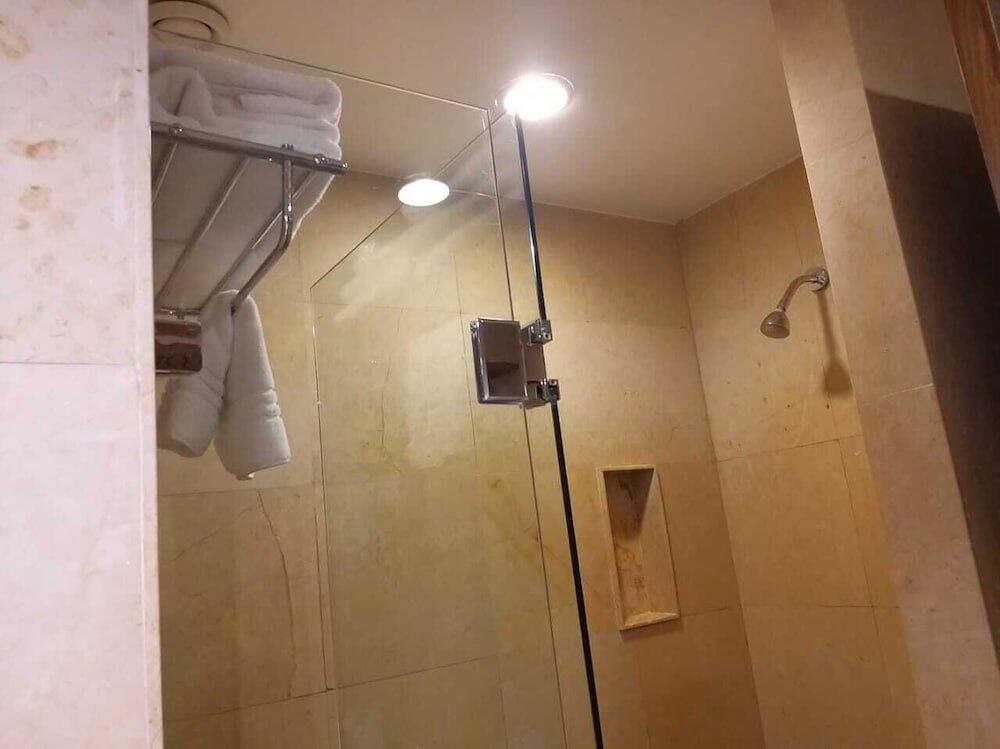 Foto del baño de Hotel El Diplomatico