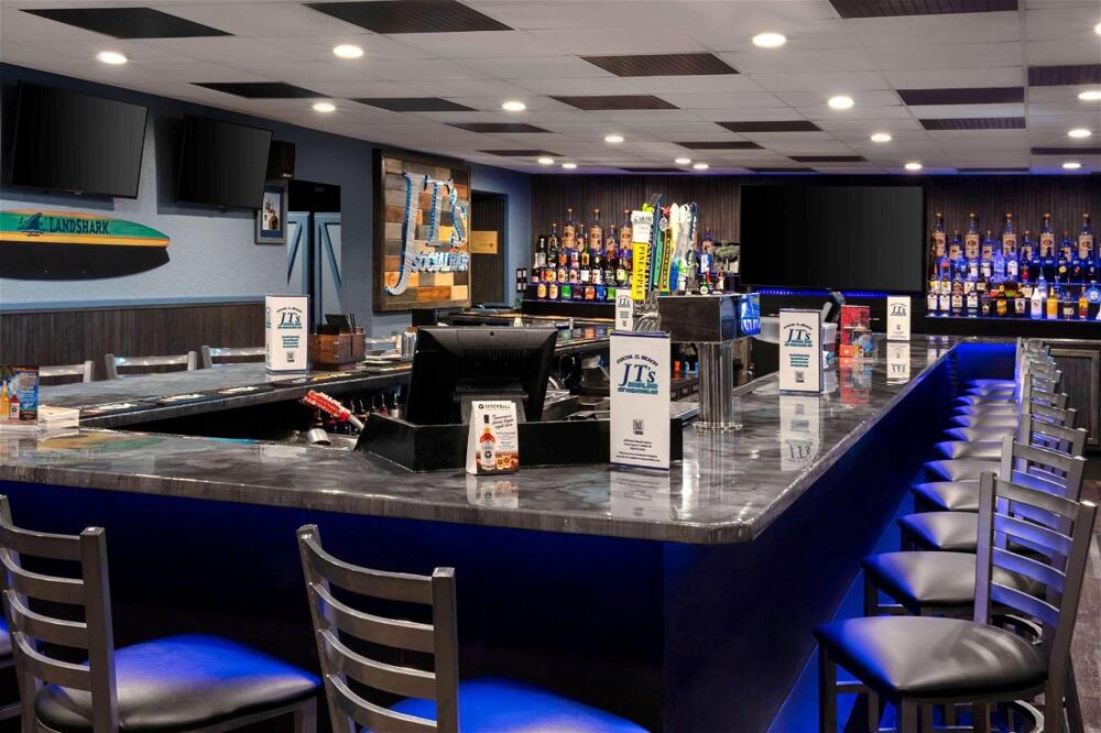 Foto de restauración de Hotel La Quinta Inn by Wyndham Cocoa Beach-Port Canaveral
