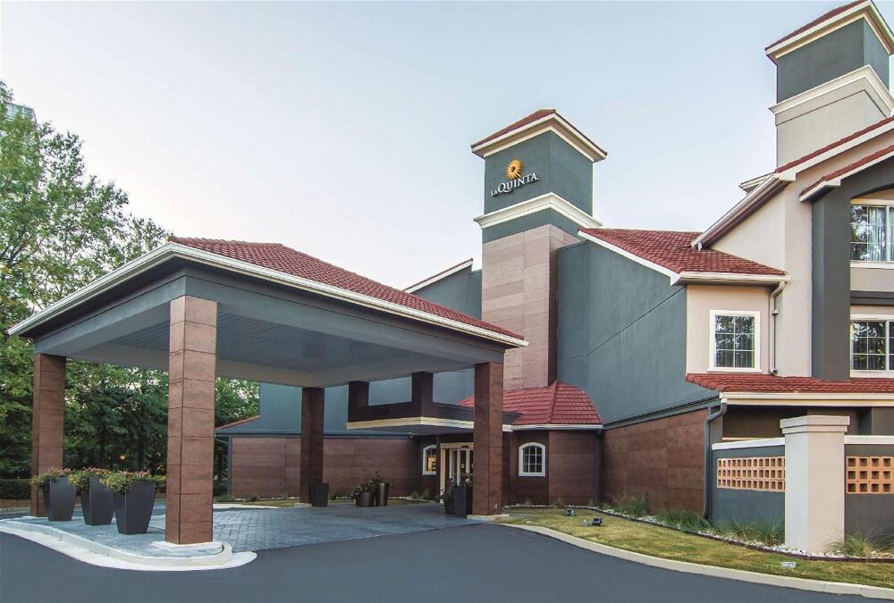 Foto del exterior de Hotel La Quinta by Wyndham Atlanta Perimeter Medical