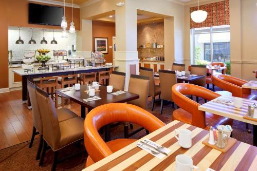 Foto de restauración de Hotel Hilton Garden Inn Savannah Midtown