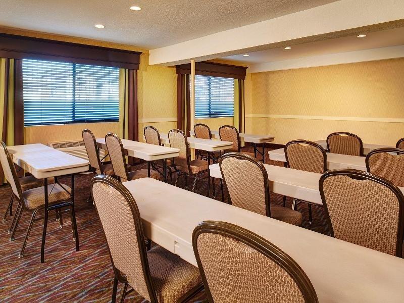 Foto de los servicios de Holiday Inn Express San Diego South - National City, an IHG Hotel