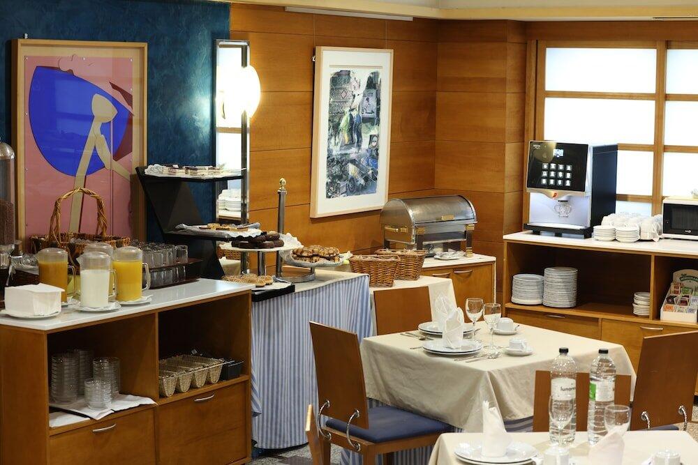 Foto de restauración de Hotel Sercotel Corona de Castilla