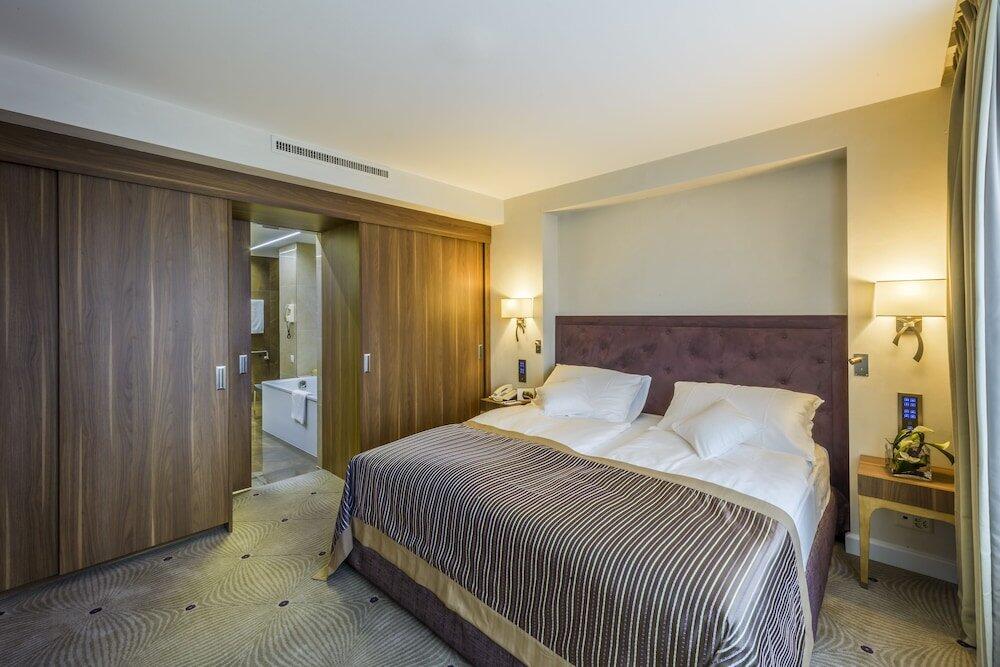 Foto de una habitación de Hotel Lausanne Palace