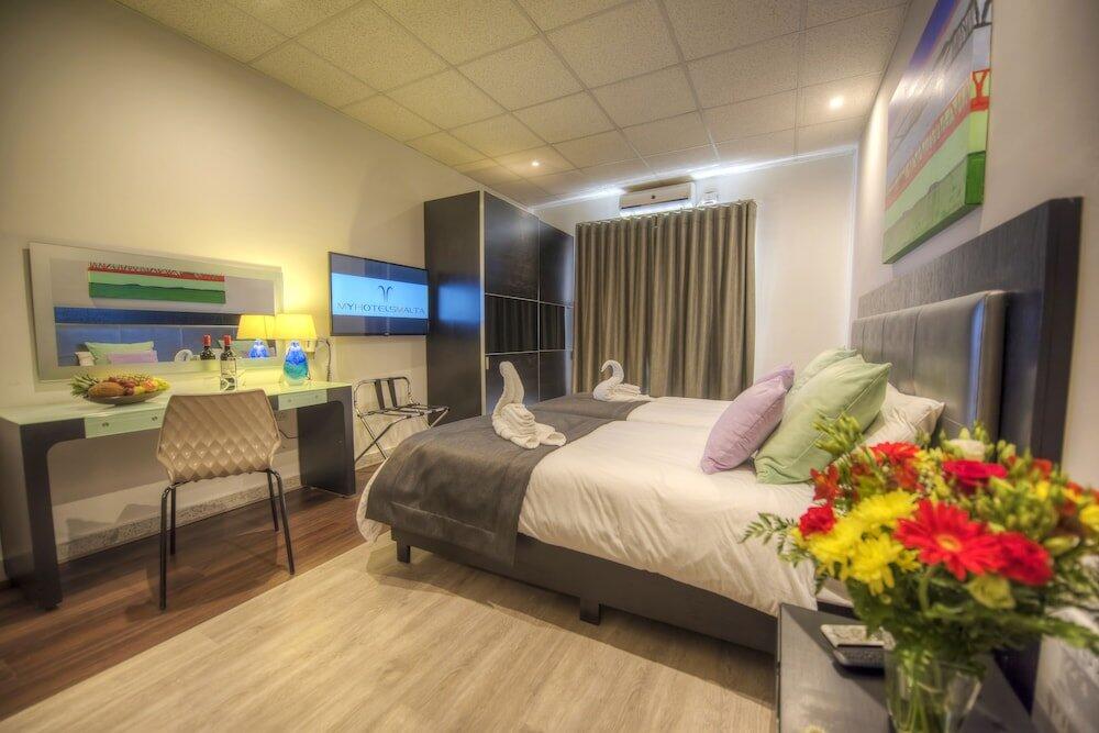 Foto de una habitación de St. Julian&amp;#039;s Bay Hotel