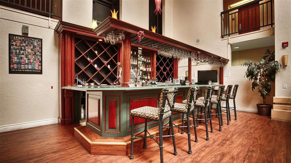 Foto de restauración de Best Western Plus Villa Del Lago Inn