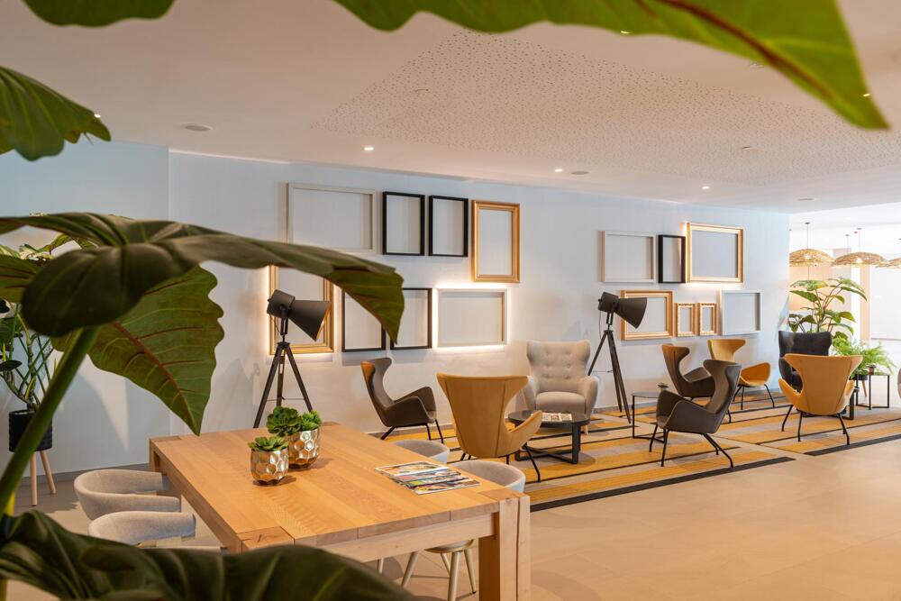 Foto de las zonas nobles de L&amp;#039;Azure Hotel 4* Sup