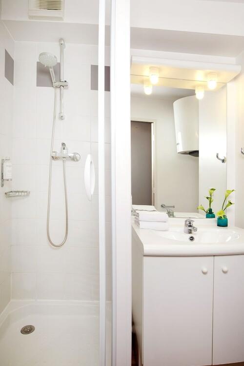 Foto del baño de Aparthotel Séjours &amp;amp; Affaires Angers Atrium