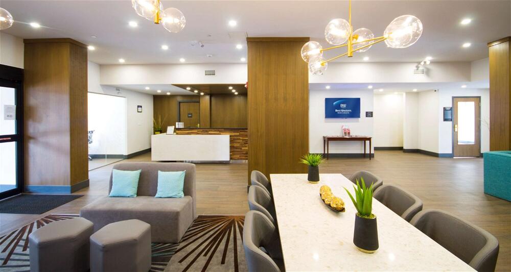 Foto de las zonas nobles de Hotel Best Western Plus Suites Downtown Calgary
