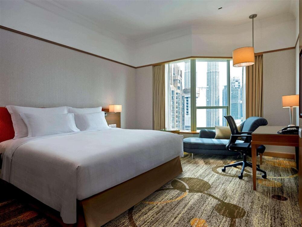 Foto de una habitación de Pullman Kuala Lumpur City Centre Hotel &amp;amp; Residences